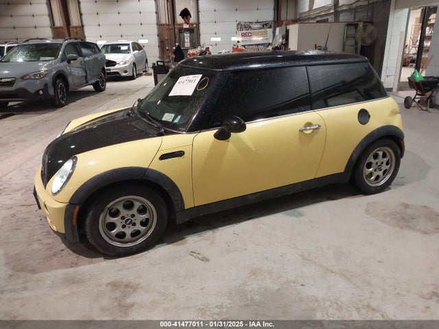 2005 MINI COOPER WMWRC33575TK61121 Photo 1