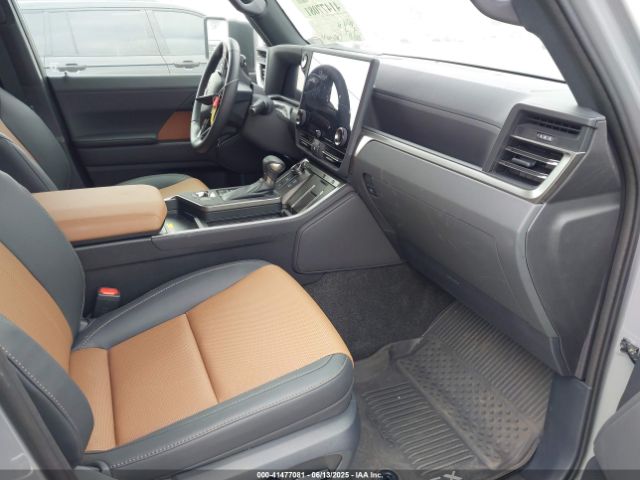 JTJTBCDX5R5029541 Lexus v35a-fts