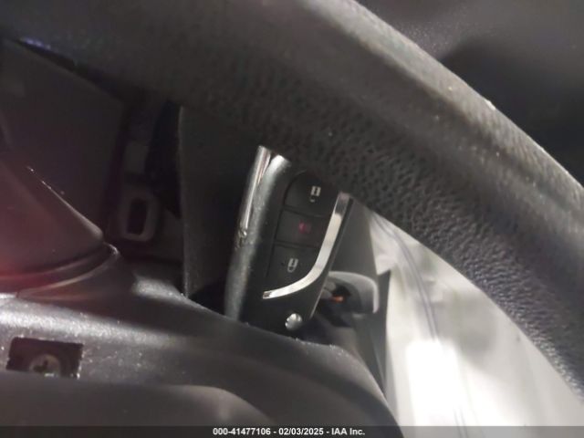 JTMF1RFV4KJ025396 Toyota RAV4 LE