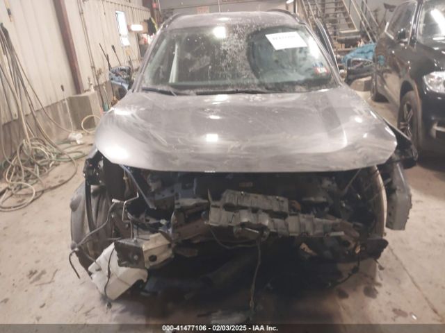 JTMF1RFV4KJ025396 Toyota RAV4 LE