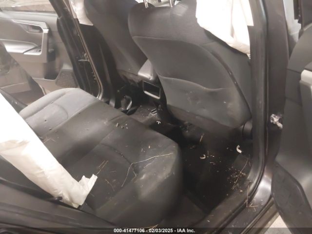 JTMF1RFV4KJ025396 Toyota RAV4 LE