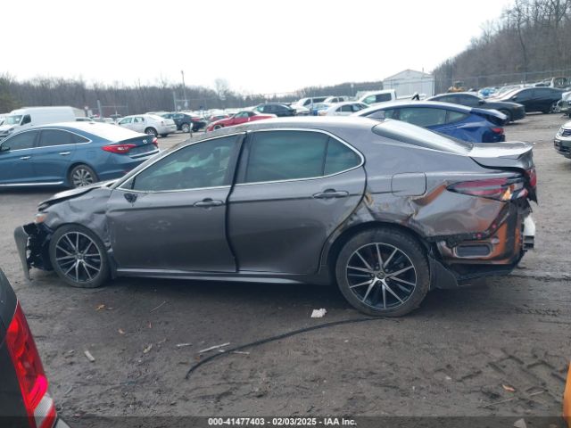 4T1G11AK3NU656948 Toyota CAMRY SE