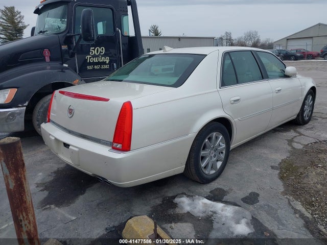 2011 CADILLAC DTS 1G6KH5E62BU126967 Photo 3