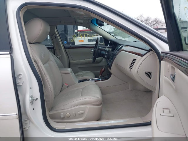 2011 CADILLAC DTS 1G6KH5E62BU126967 Photo 4