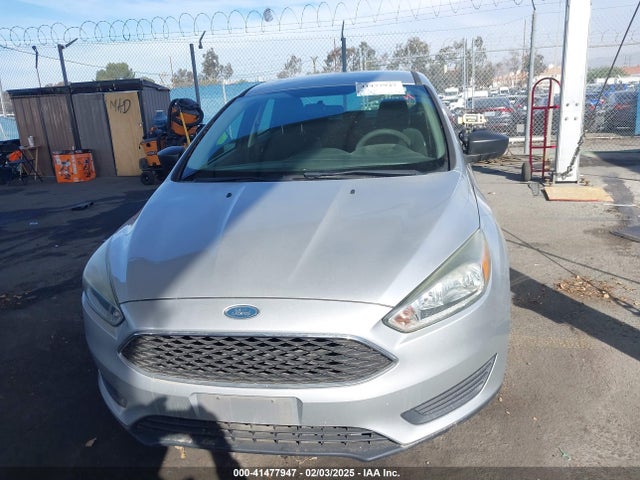 1FADP3E20FL261733 Ford FOCUS S