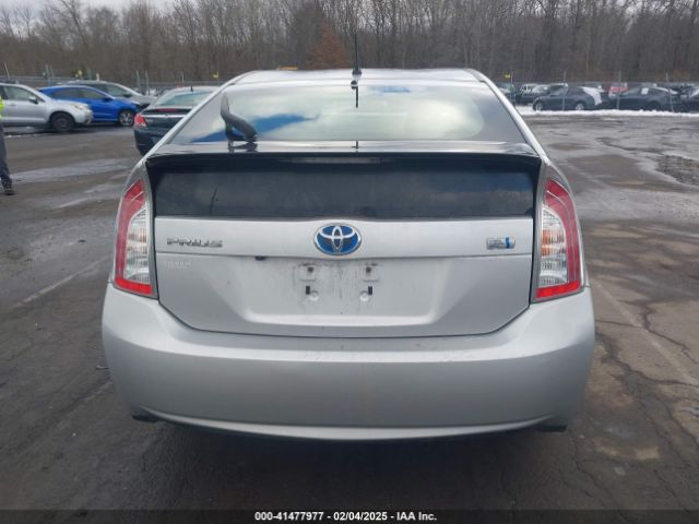 JTDKN3DU5F0405546 Toyota Prius Two
