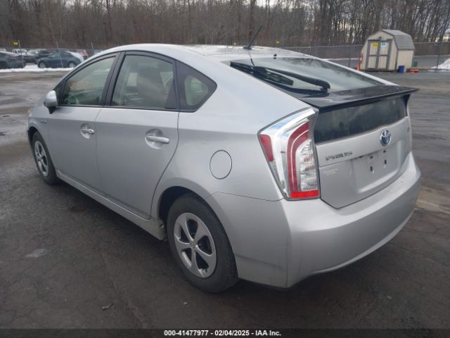JTDKN3DU5F0405546 Toyota Prius Two