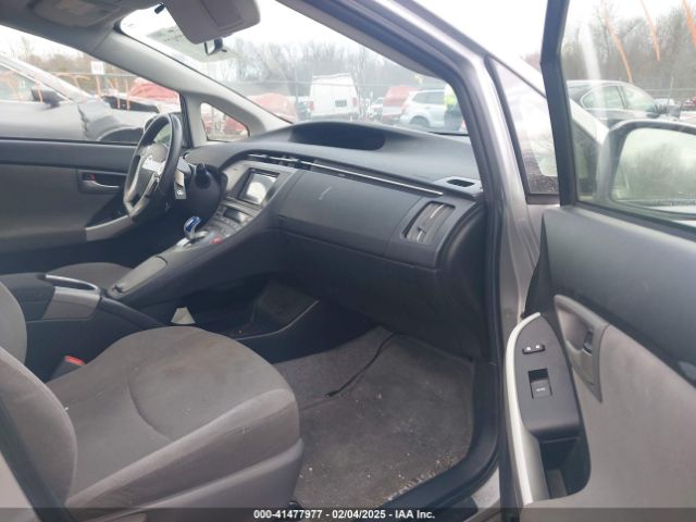 JTDKN3DU5F0405546 Toyota Prius Two