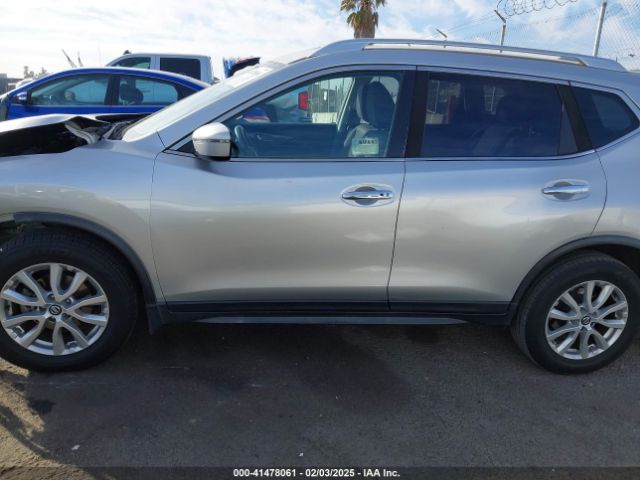 JN8AT2MT8HW137907 Nissan ROGUE SV