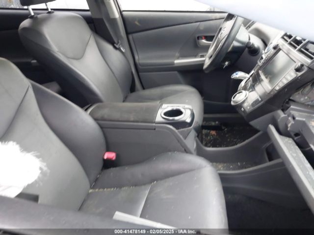 JTDZN3EU4E3300555 Toyota PRIUS V