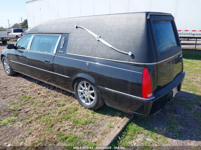 2011 CADILLAC DTS 1GE7K9C68BU600572 Photo 2