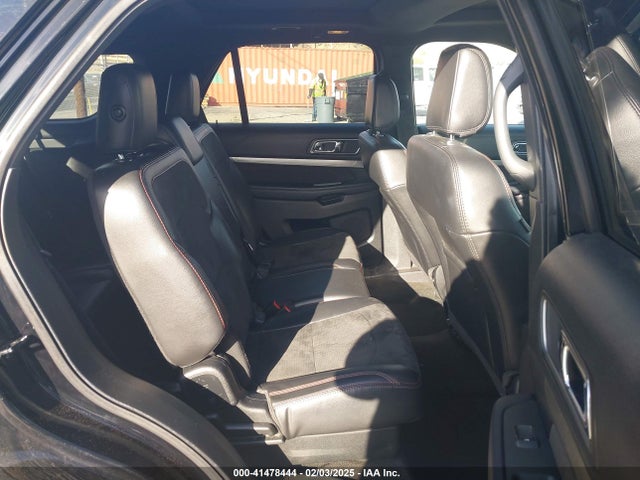 1FM5K7D82JGA55918 Ford EXPLORER XLT