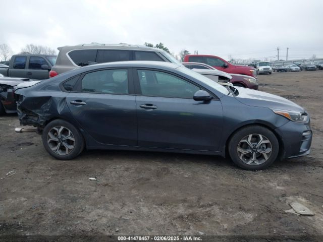 3KPF24AD9ME365769 KIA Forte Lxs
