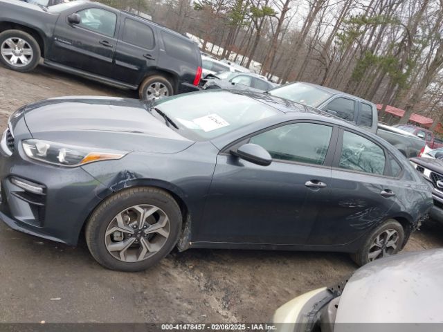 3KPF24AD9ME365769 KIA Forte Lxs