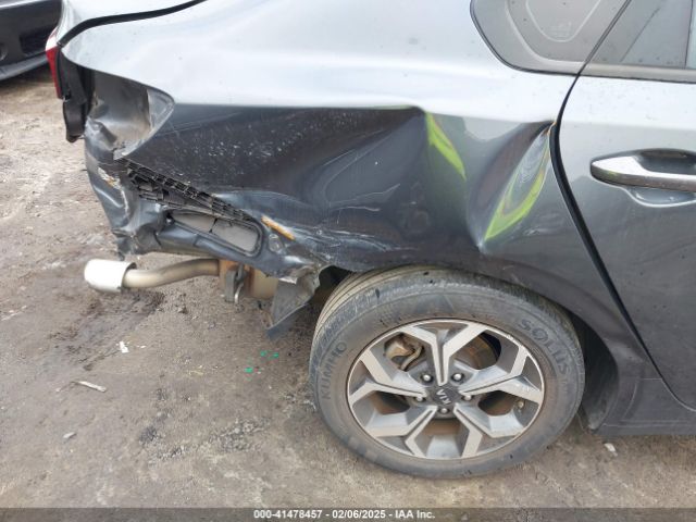 3KPF24AD9ME365769 KIA Forte Lxs