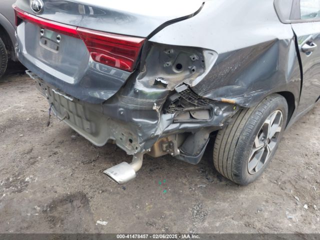 3KPF24AD9ME365769 KIA Forte Lxs