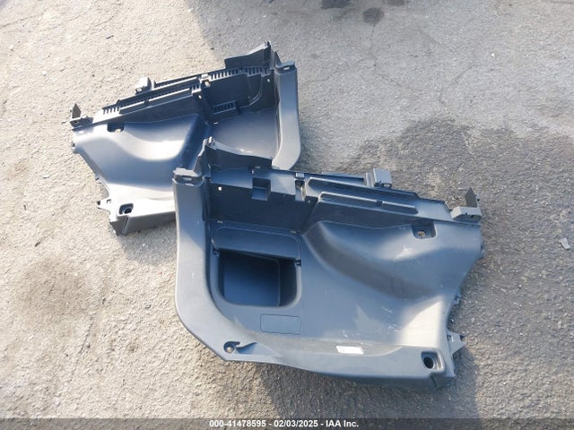 JTMH1RFV1LD048496 Toyota RAV4 LE