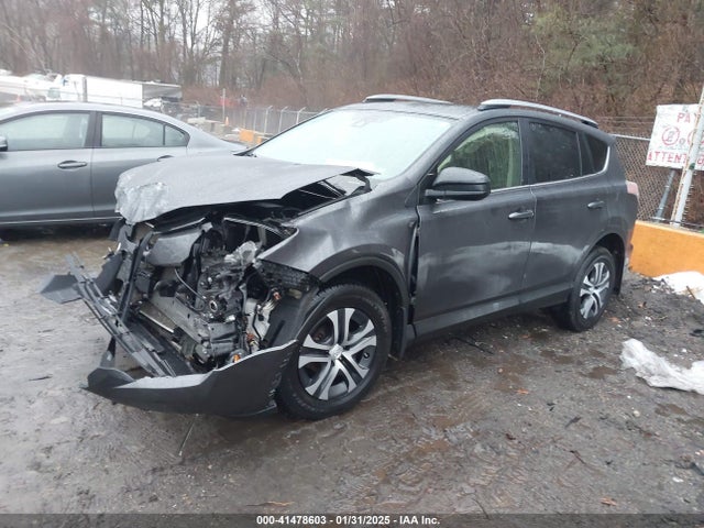 JTMBFREV6JJ242450 Toyota RAV4 LE