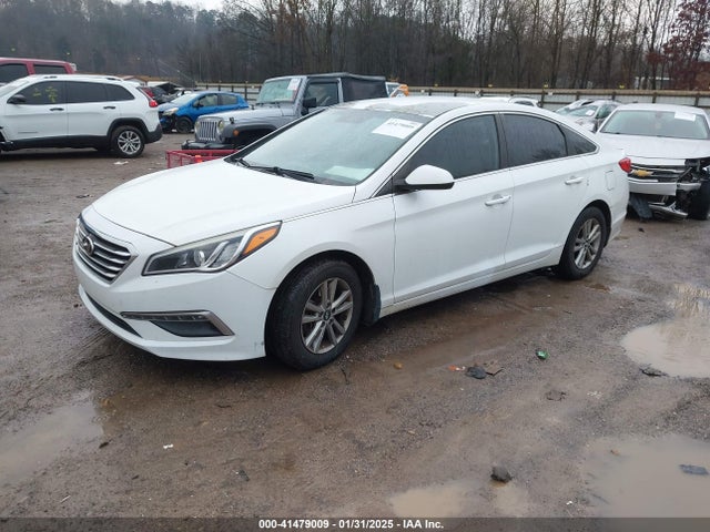 Hyundai SONATA SE 2015 5NPE24AFXFH169349 Image 2