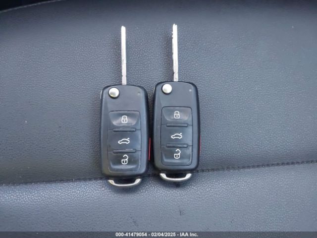 3VWJP7AT8EM629573 Volkswagen Beetle 2.5l