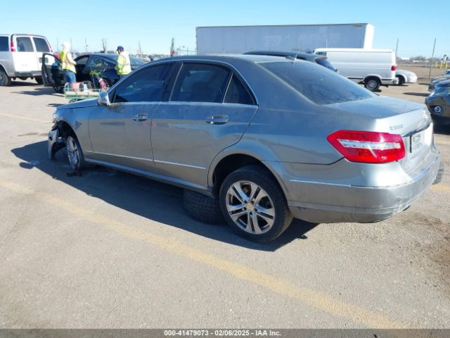 2010 MERCEDES-BENZ E 550 WDDHF9AB6AA079813 Photo 2