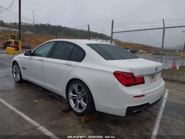 2013 BMW 740I WBAYA6C57DC995338 Photo 2