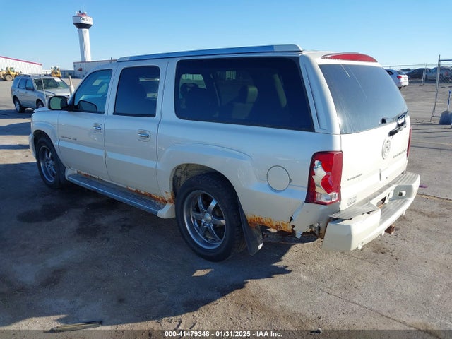 2005 CADILLAC ESCALADE ESV 3GYFK66N85G234023 Photo 2