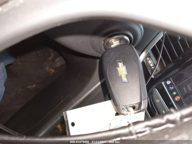 KL7CJKSB9LB084572 Chevrolet Trax Fwd Ls