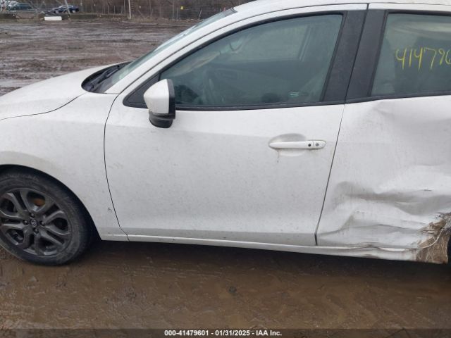 3MYDLBJV5LY706259 Toyota YARIS LE