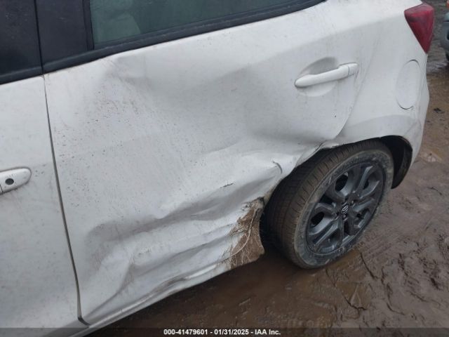 3MYDLBJV5LY706259 Toyota YARIS LE
