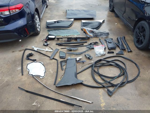 5YFB4MDE8SP258799 Toyota COROLLA LE