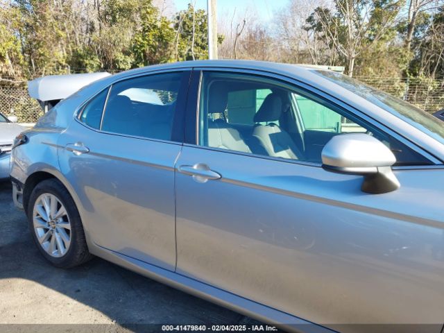 4T1C11AK4NU056843 Toyota CAMRY LE