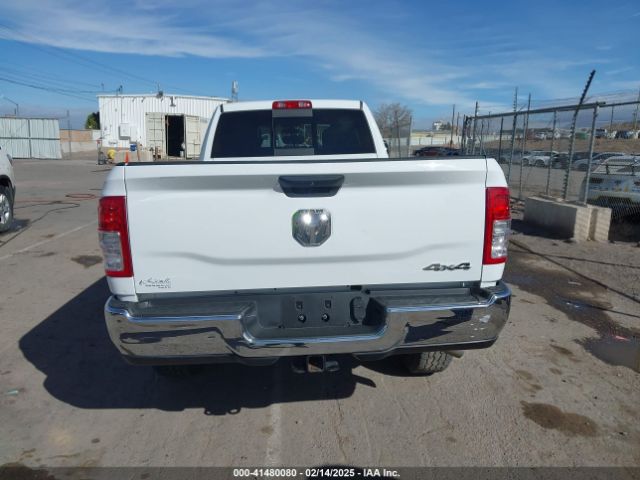 3C6UR5HJ3KG595479 RAM 2500 Tradesman  4x4 8' Box