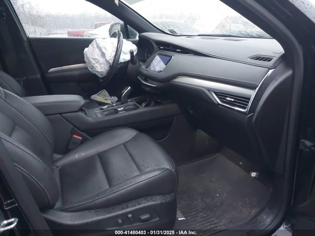 2019 CADILLAC XT4 1GYFZCR49KF211022 Photo 4