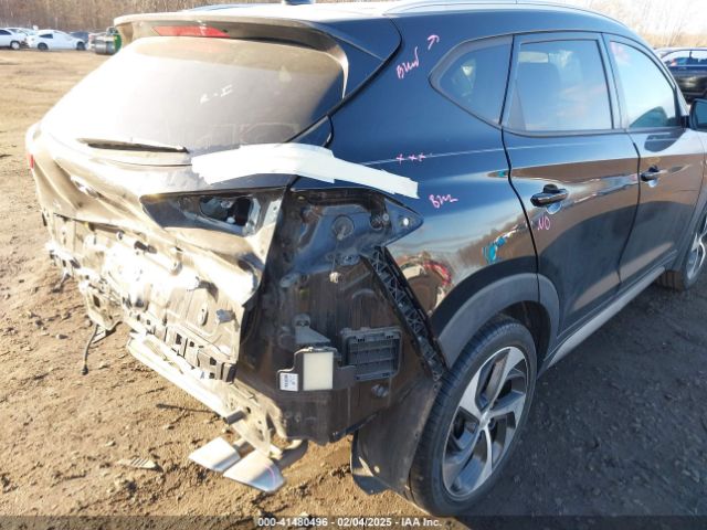 KM8J3CA21HU296966 Hyundai Tucson Sport
