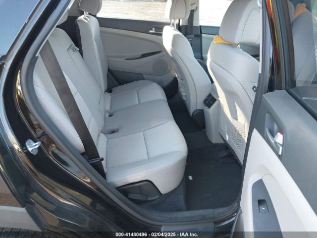 KM8J3CA21HU296966 Hyundai Tucson Sport