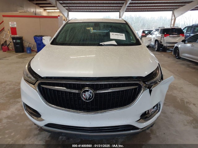 5GAERBKW3JJ257689 Buick Enclave Essence