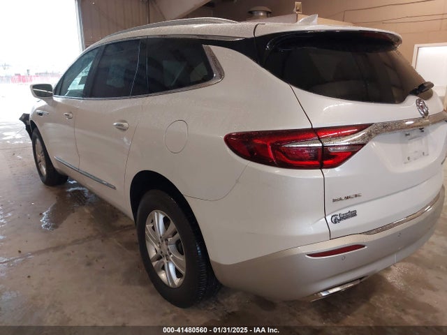 5GAERBKW3JJ257689 Buick Enclave Essence
