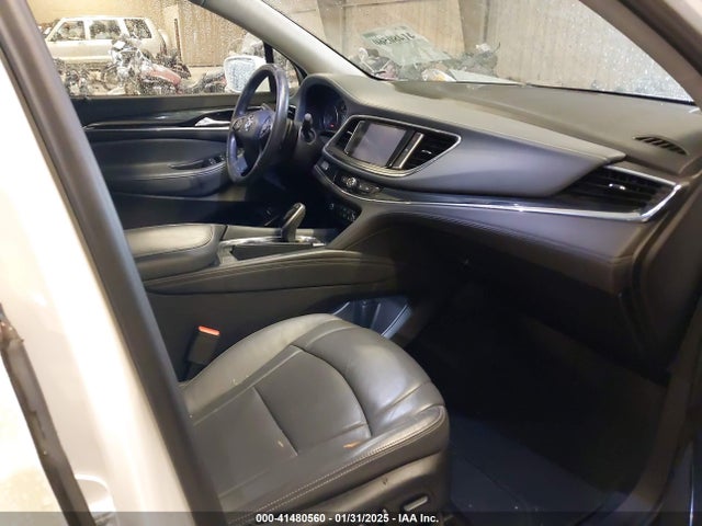 5GAERBKW3JJ257689 Buick Enclave Essence
