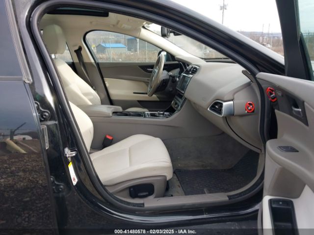 2017 JAGUAR XE SAJAJ4BNXHA977865 Photo 4