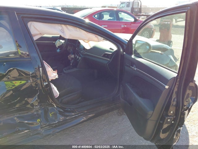 Hyundai ELANTRA SE 2019 5NPD74LF1KH437564 Image 5