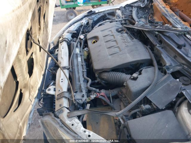 5YFBURHE8JP811229 Toyota COROLLA SE