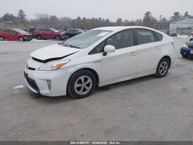 Toyota Prius Two 2014 JTDKN3DU3E0390334 Image 2