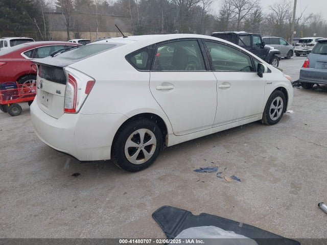 Toyota Prius Two 2014 JTDKN3DU3E0390334 Image 4