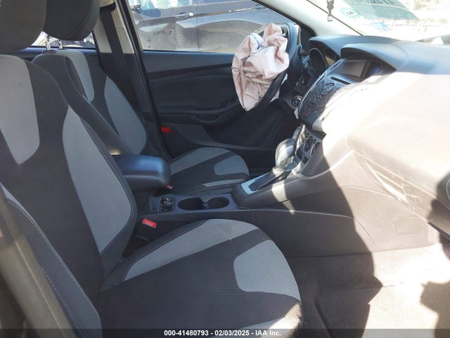 Ford FOCUS SE 2014 1FADP3K27EL416670 Image 5