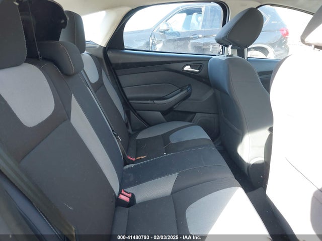 Ford FOCUS SE 2014 1FADP3K27EL416670 Image 8