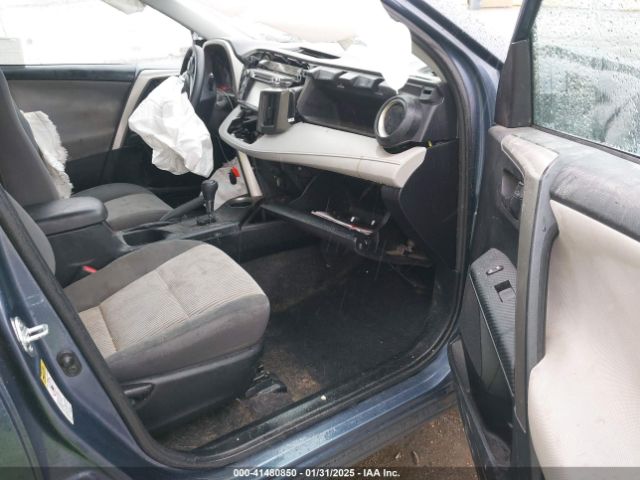 2T3ZFREV7EW115972 Toyota RAV4 LE
