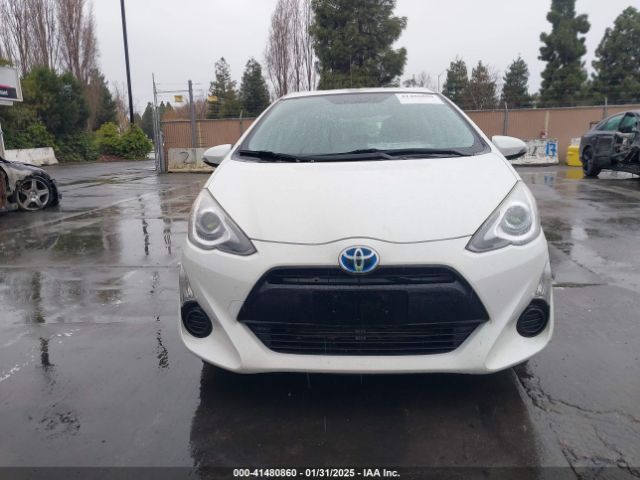 JTDKDTB3XF1111468 Toyota Prius C Two