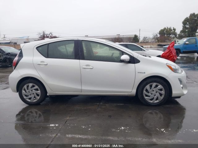 JTDKDTB3XF1111468 Toyota Prius C Two