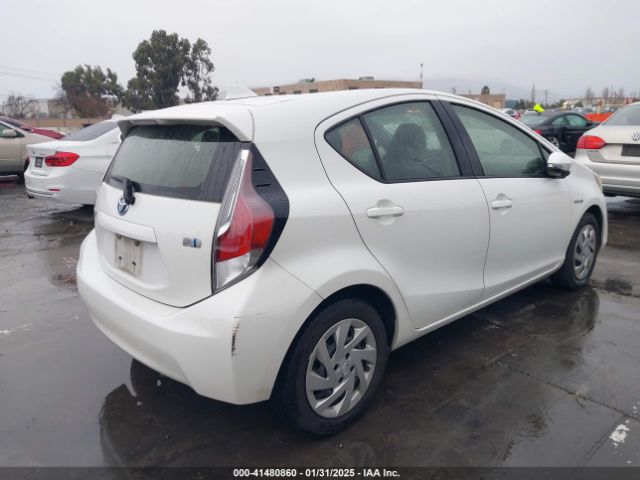 JTDKDTB3XF1111468 Toyota Prius C Two